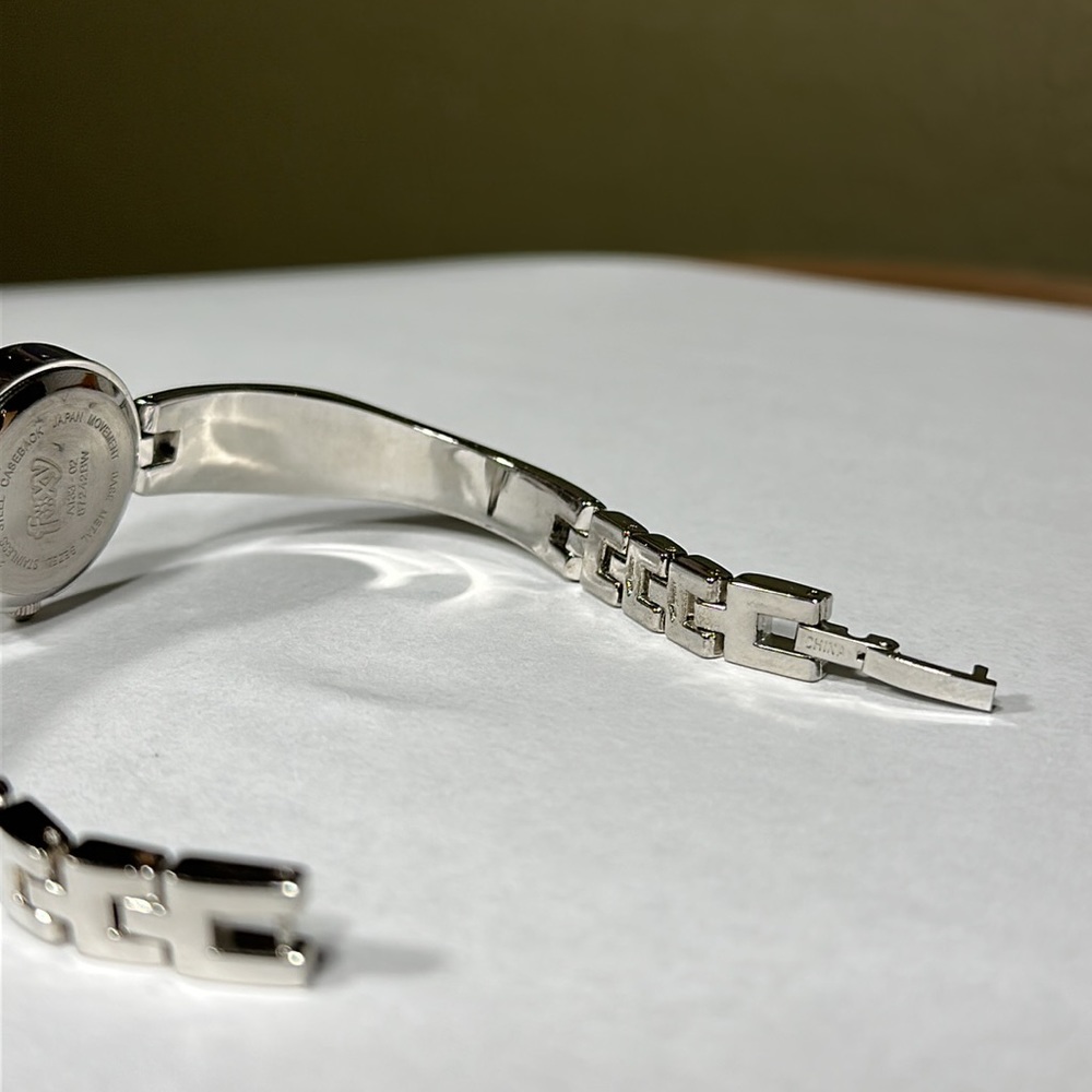 FOXY Women’s Floral Watch - Picture 9 of 10
